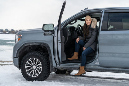 AMPamp-powerstep-2020-gmc-sierra-gray-lifestyle-winter-02.jpg