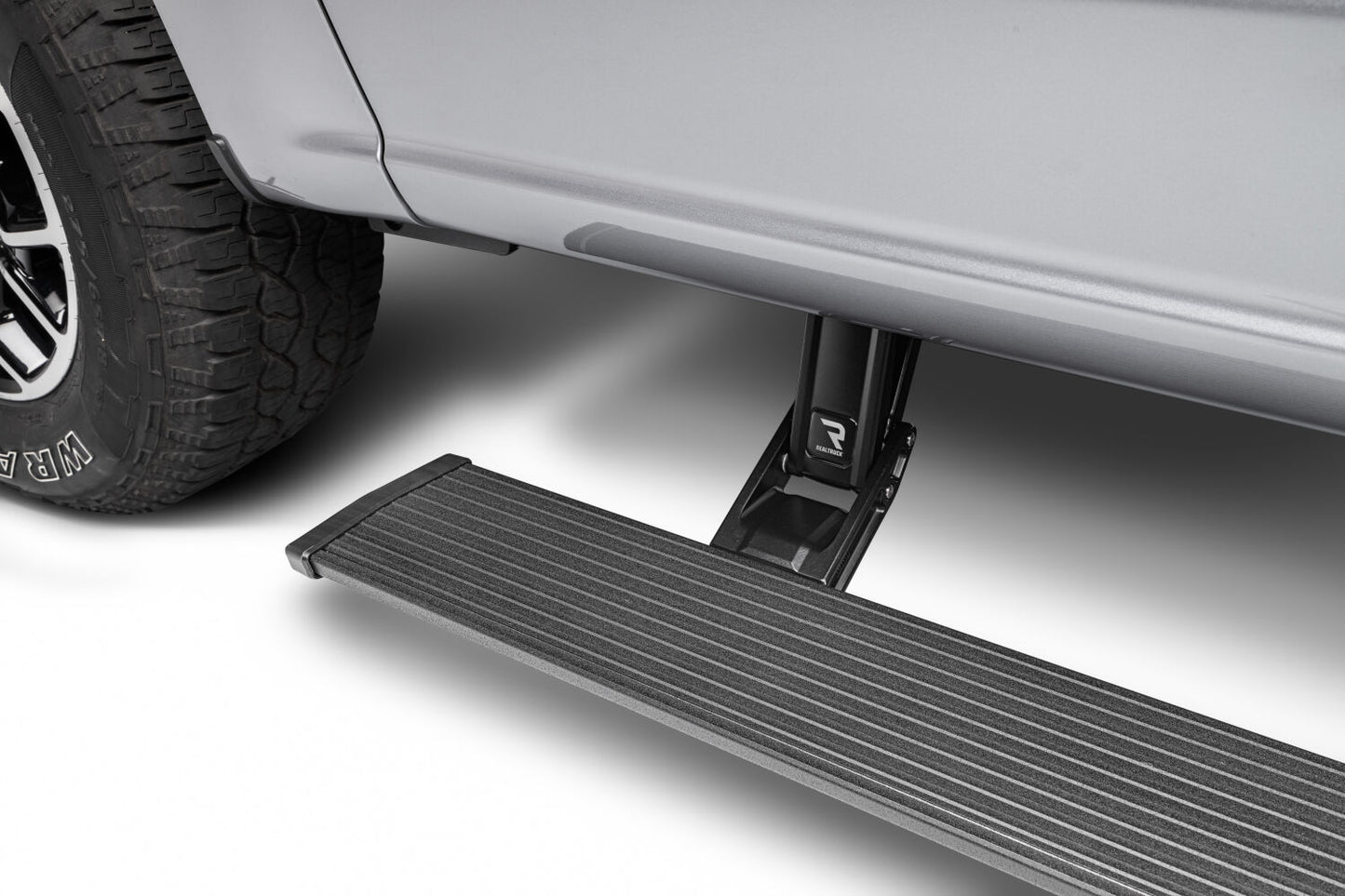 AMPamp-powerstep-2021-ford-f150-silver-studio-04.jpg