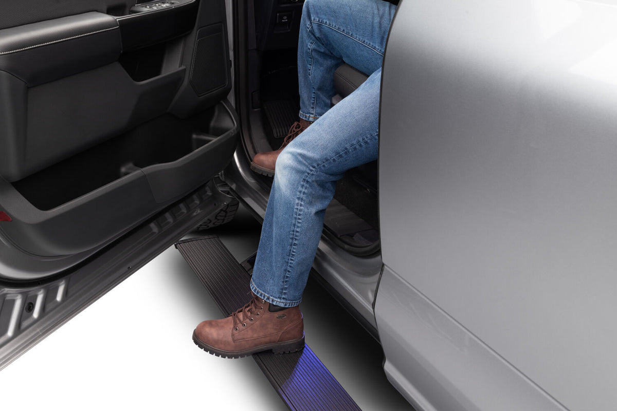 AMPamp-powerstep-2021-ford-f150-silver-studio-05.jpg