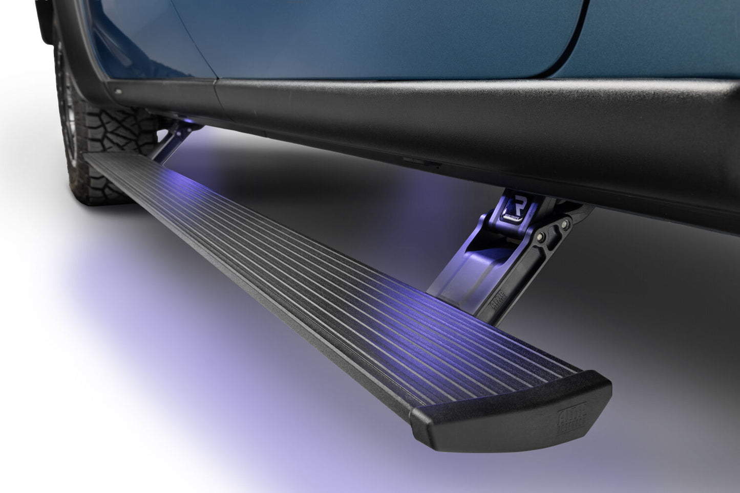 AMPamp-research-powerstep-2024-gmc-sierra-76255-01a-ov-027.jpg
