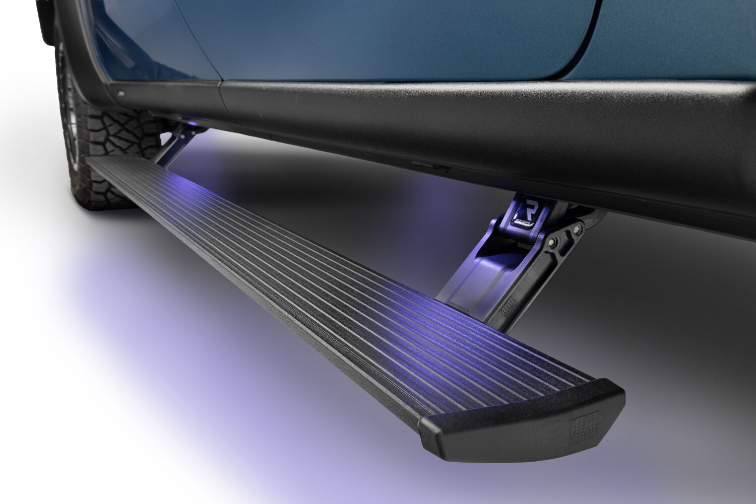 AMPamp-research-powerstep-2024-gmc-sierra-76255-01a-ov-027.jpg