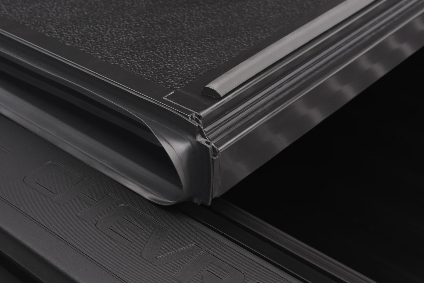 BAKBK_BAKFlip_G2_Silverado_CoverHinge.jpg