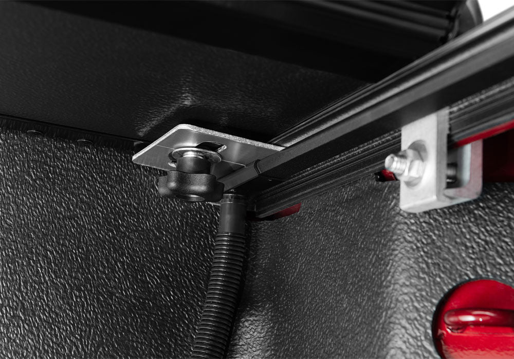 BAKbak-bakflip-g2-2020-chevrolet-silverado-red-studio-16.jpg