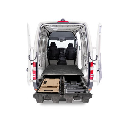 DECKED_VAN_STRAIGHT_2024_3000x3000.png