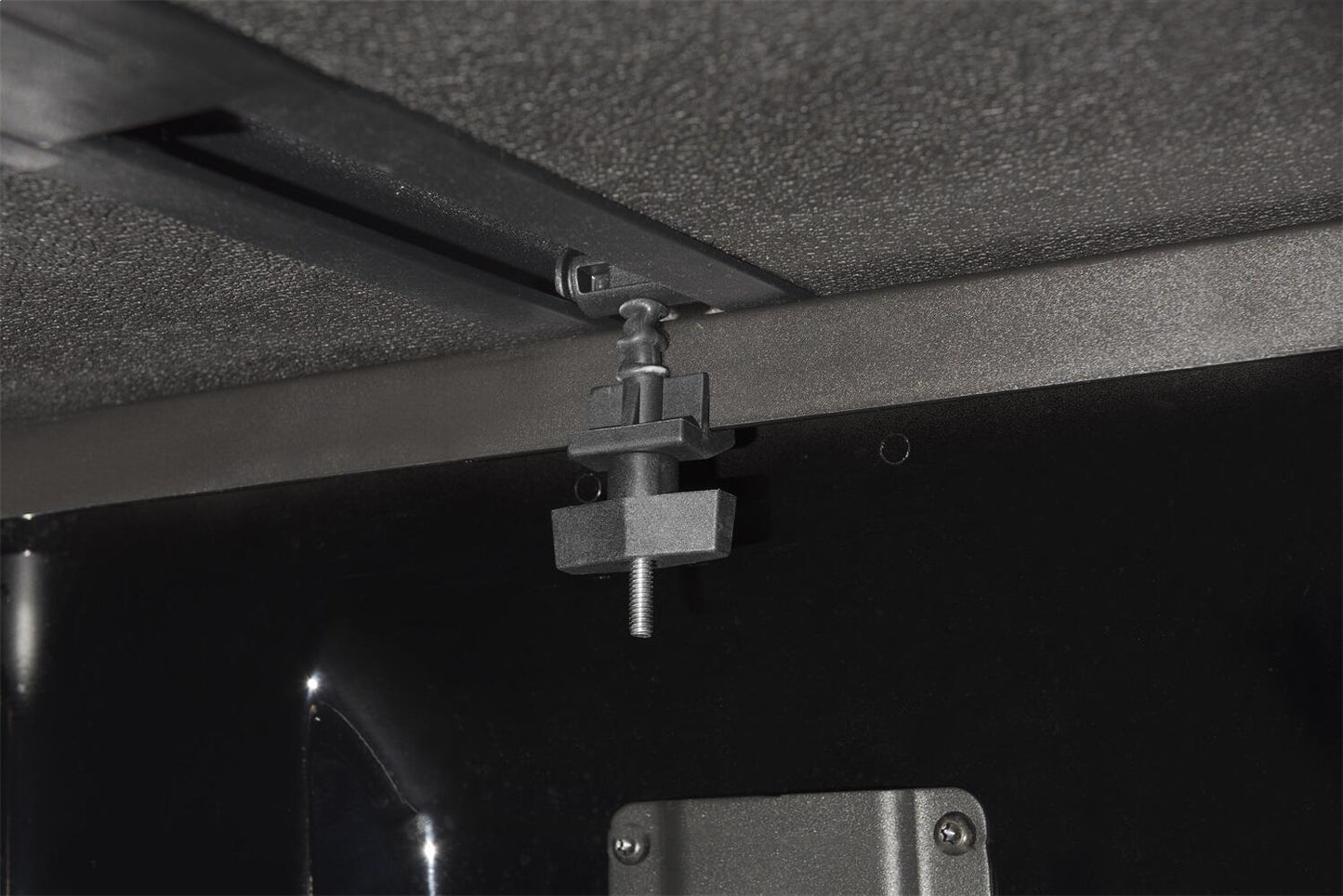 EX_SF2_17SuperDuty_SafetyKlamp1_H.jpg