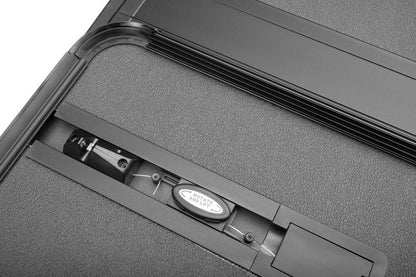 EX_Solid_Fold_ALX_22-Silverado_Detail_Latch-Close-up.jpg