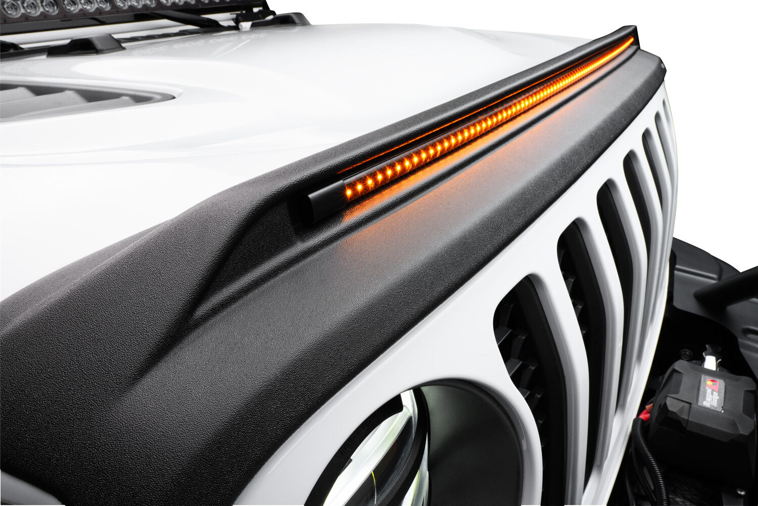 HKY_aeroskinLIghtshield_20JeepGladiatorJT_4dr_BrightWhite_3qtrClose_lighted2.jpg