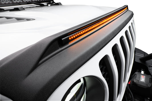 HKY_aeroskinLIghtshield_20JeepGladiatorJT_4dr_BrightWhite_3qtrClose_lighted2.jpg