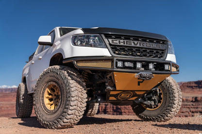 NFBn-fab-m-rds-front-bumper-2018-chevrolet-colorado-white-lifestyle-02.jpg