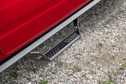 NFBn-fab-predator-pro-2019-ram-1500-red-lifestyle-03.jpg