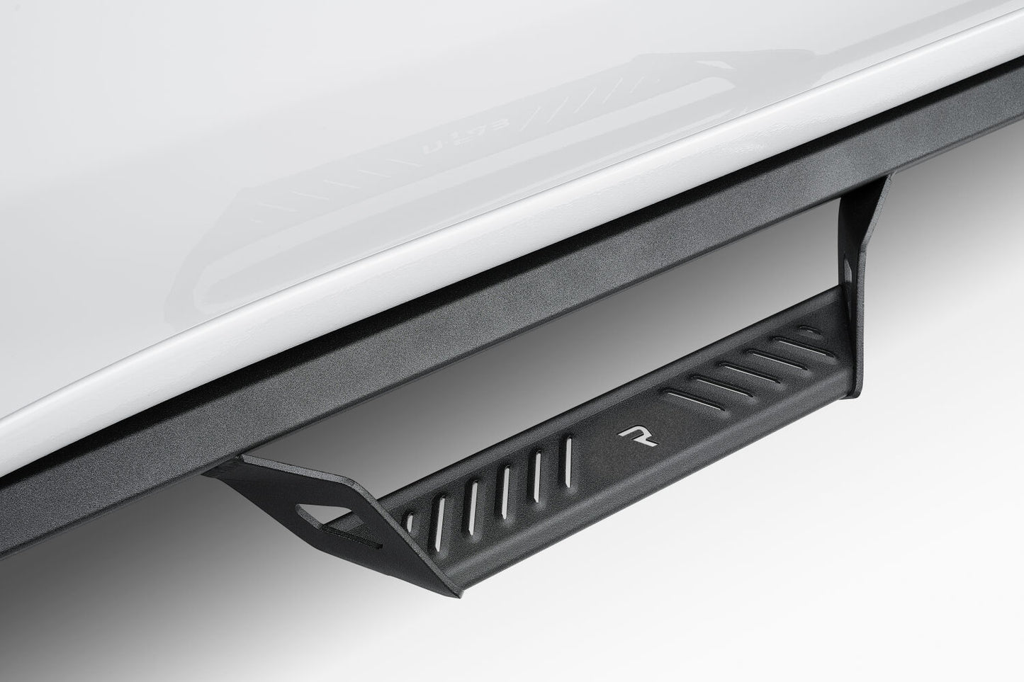 NFBn-fab-predator-pro-2022-chevrolet-silverado-2500-HD-white-studio-02.jpg