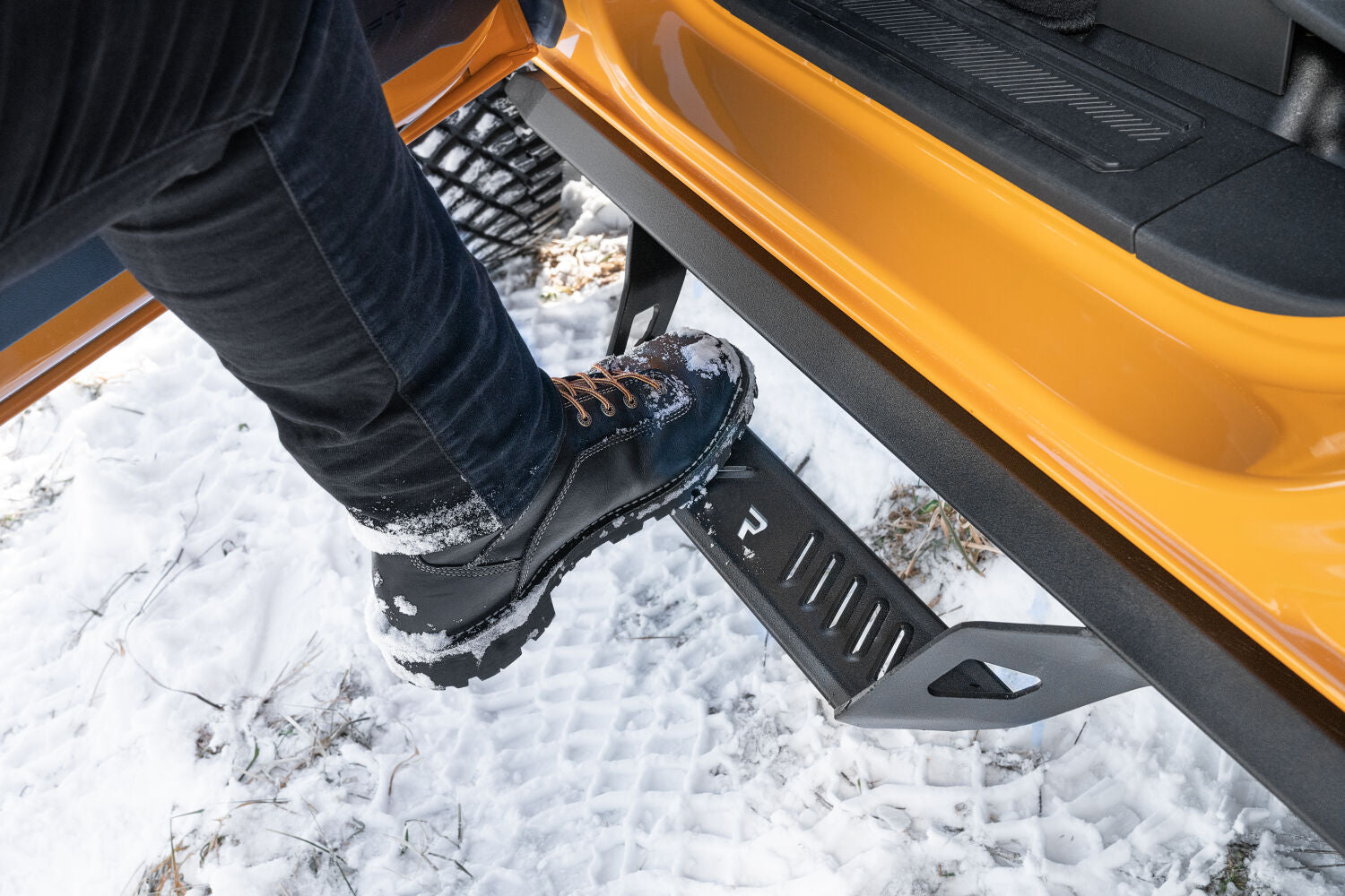 NFBn-fab-predator-pro-2022-ford-bronco-PRF2172B-orange-snow-lifestyle-05.jpg