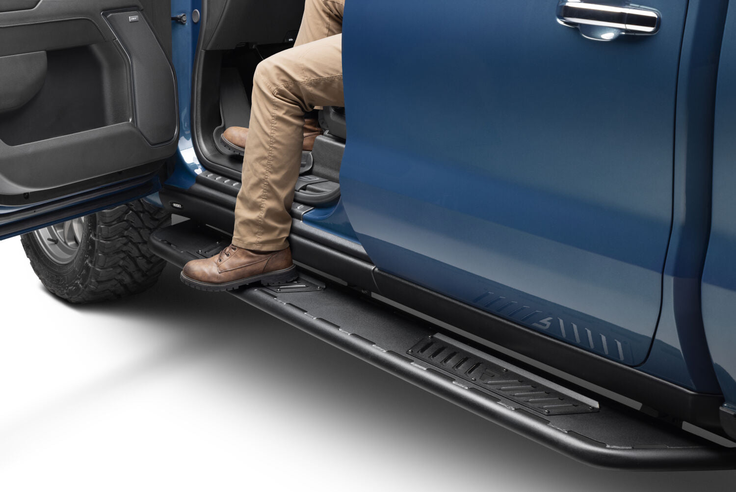 NFBn-fab-roan-running-boards-2024-gmc-sierra-1500-NFB-NBC19CC-TX-ov-053-2.jpg