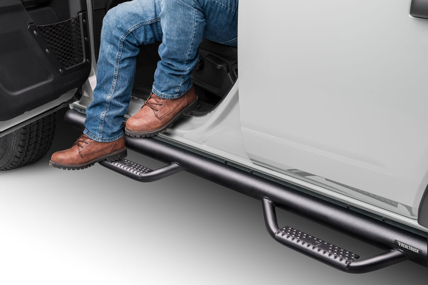 NFBnfab-nerf-step-textured-2021-ford-bronco-cactus-gray-studio-11.jpg