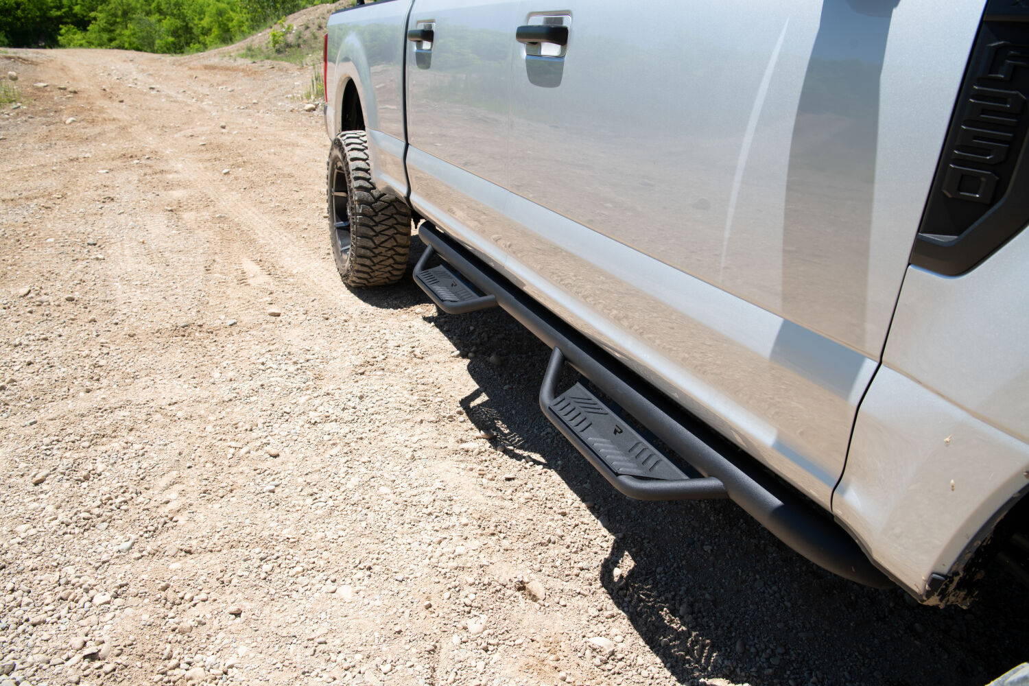 NFBnfab-podium-lg-black-textured-2018-ford-f250-silver-lifestyle-02.jpg