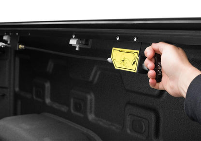 RNLRNL_E-Series_19-22_Chevy_1500_Silverado_HighCountry_Gray_Detail_12_Lock.jpg