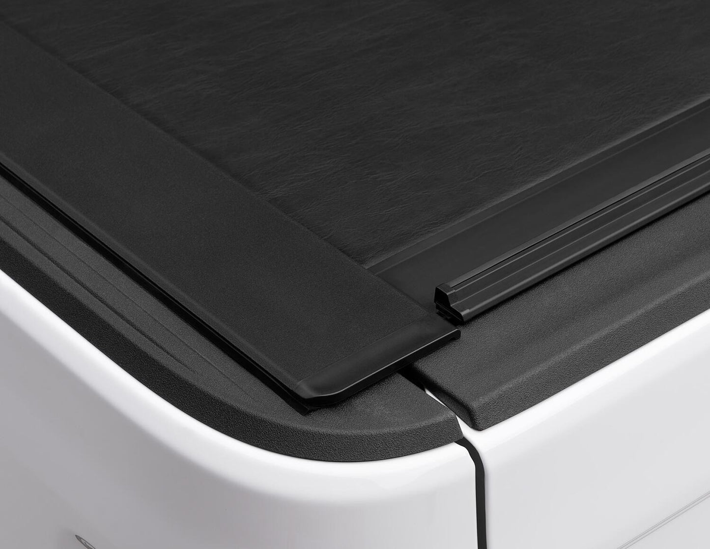 RNL_M-Series_Jeep-Gladiator_Details_07CoverMaterial.jpg