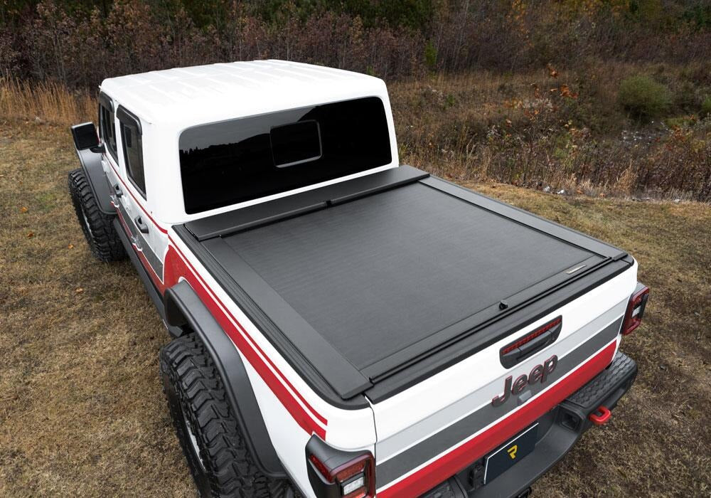RNLroll-n-lock-m-series-2019-jeep-gladiator-white-red-lifestyle-04.jpg