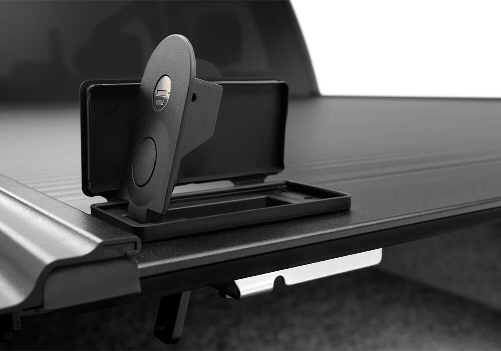 RX_OneMX_21Ford-F150_Details_05KeyLockOpen.jpg