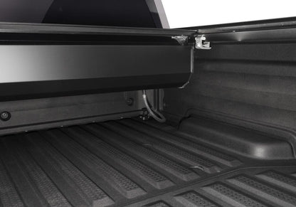 RX_OneMX_Ridgeline_Silver_Details_02Canister.jpg