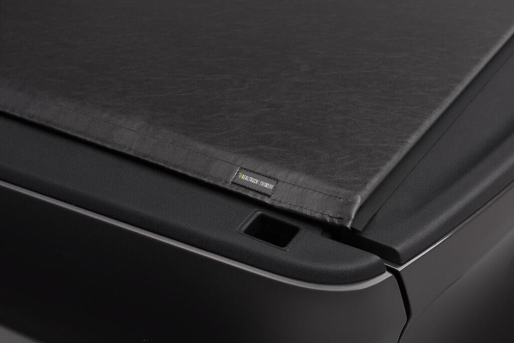 TRXTX_Deuce_16Ram-Gray_Details_01Badge_RT.jpg