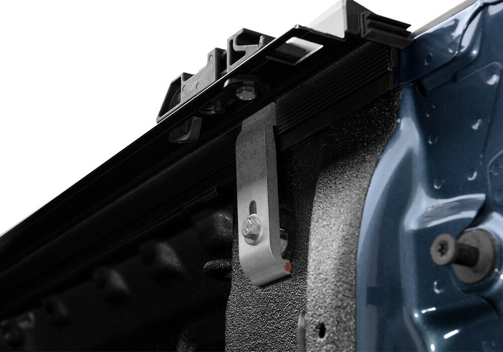 TRXTX_ProX15_20Chevy-HD2500_Details_01_RailClamp.jpg