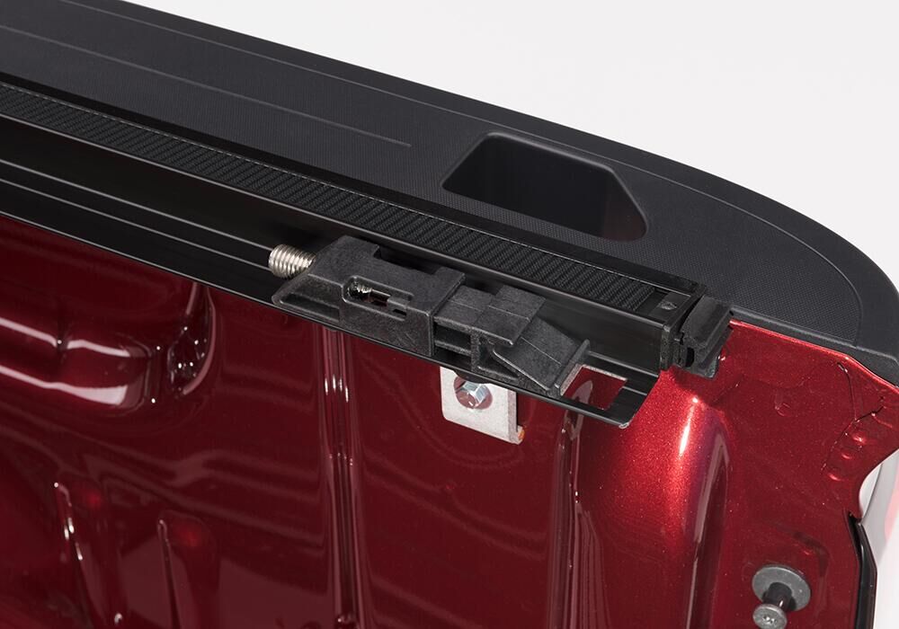 TRXTX_ProX15_ChevyRed_Details_AutomaticTension.jpg