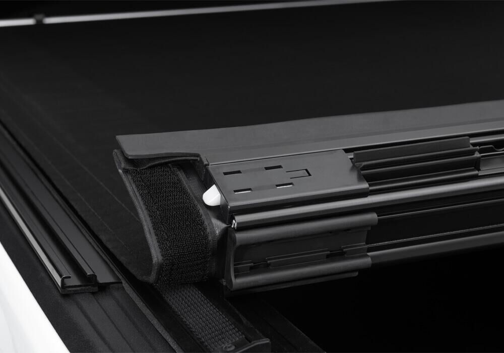 TRXTX_SentryCT_Jeep-Gladiator_Details_04Latch.jpg