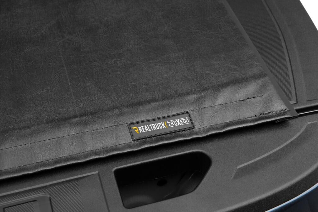 TRXTX_Sentry_20Chevy-2500_Details05_Badge_RT.jpg
