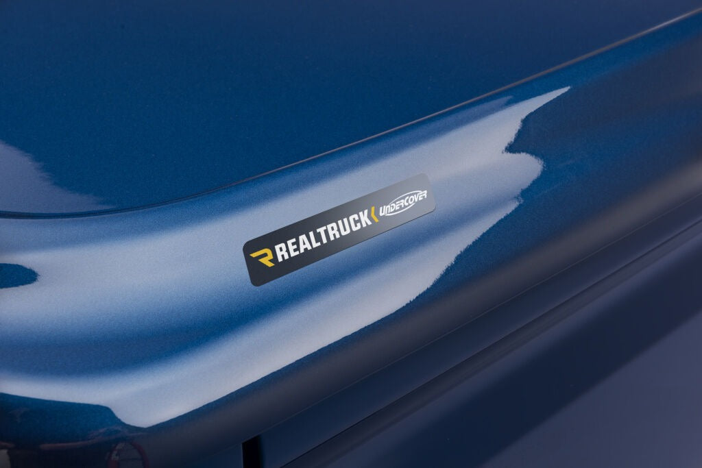 UNDUC_LUX_Chevy_2017_Blue_Detail_Badge_RT.jpg