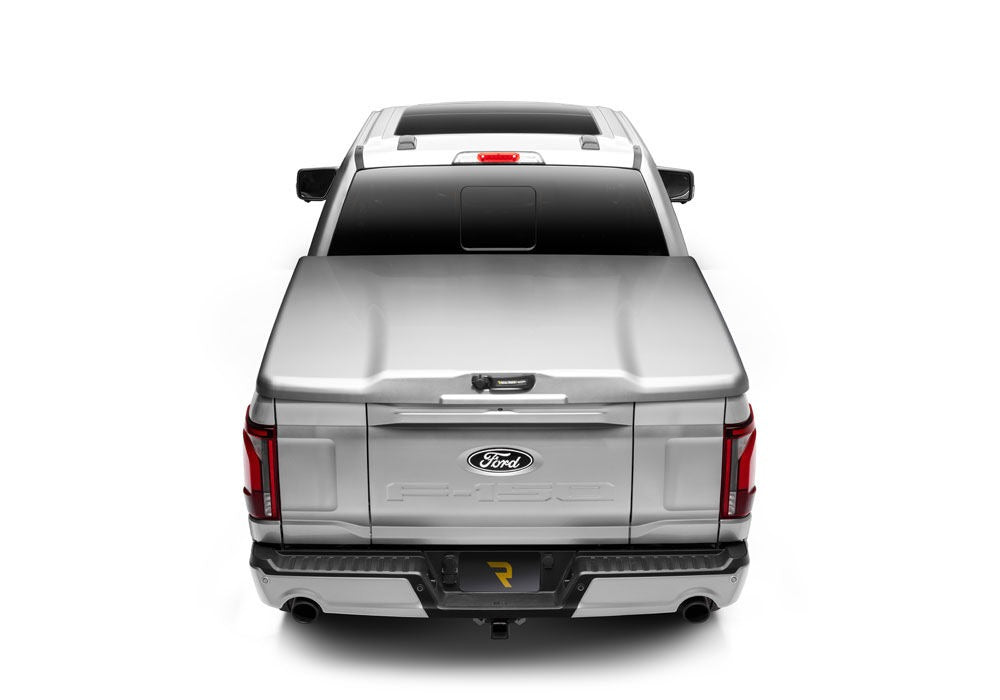 UNDundercover-elite-lx-03.jpg