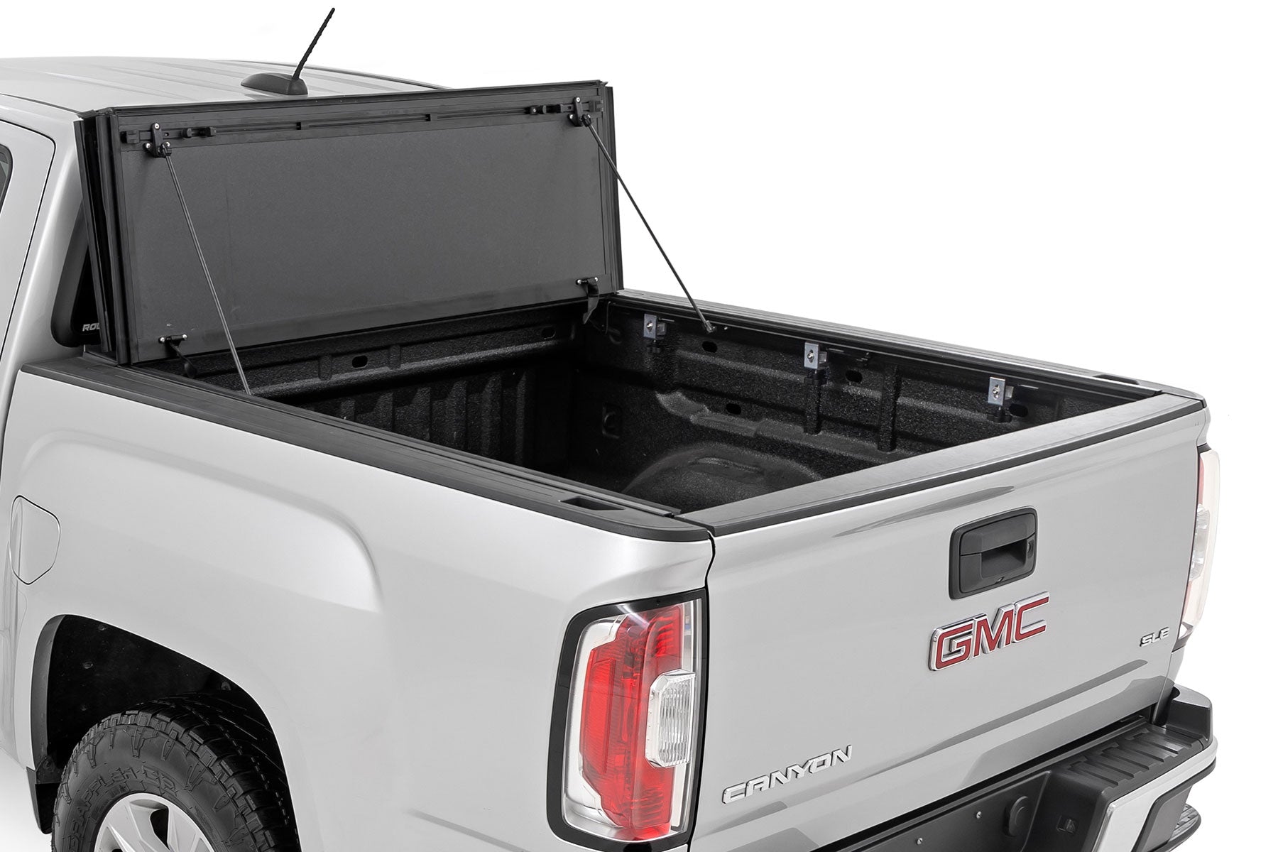 colorado-canyon-flip-up-bed-cover05_1_2.jpg