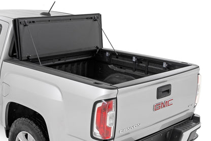 colorado-canyon-flip-up-bed-cover05_1_2.jpg