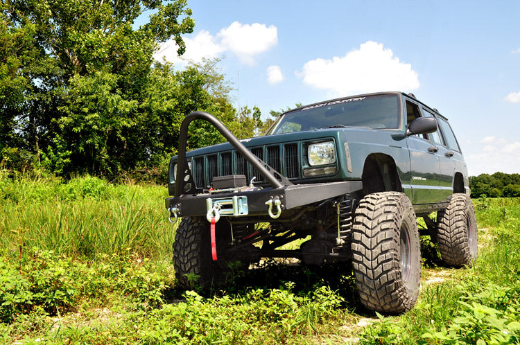 jeep-xj-winch-bumper_1057-installed-1.jpg