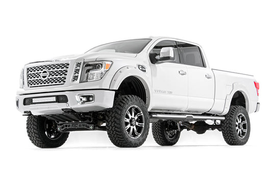 nissan-16-titanxd-white-studio-87720_1.jpg