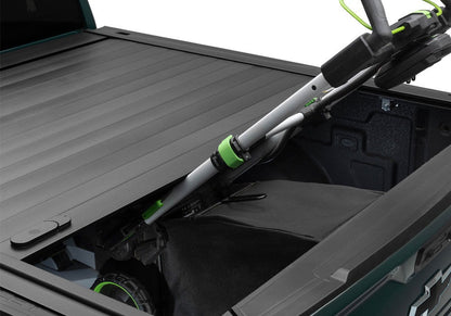 realtruck-retrax-pro-mrc-3600-retractable-truck-bed-cover-pr-01.jpg